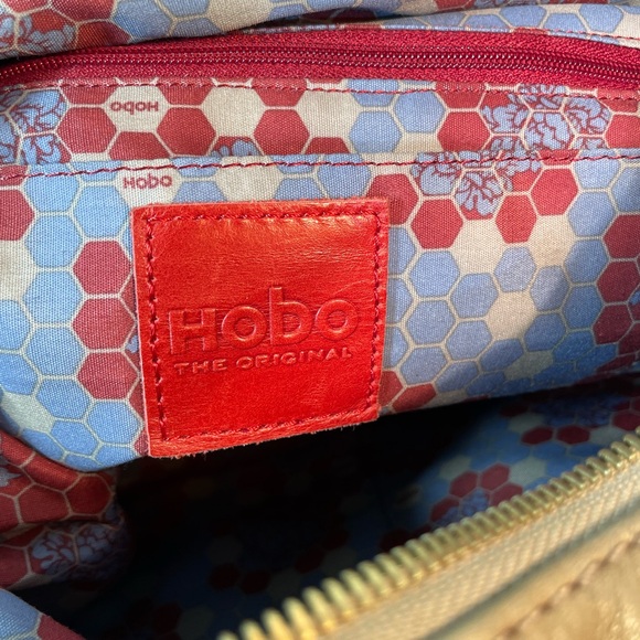 HOBO Leather Shoulder Bag Boho Slouchy Zip Top Pockets Fringe Neutral Classic - Picture 8 of 16